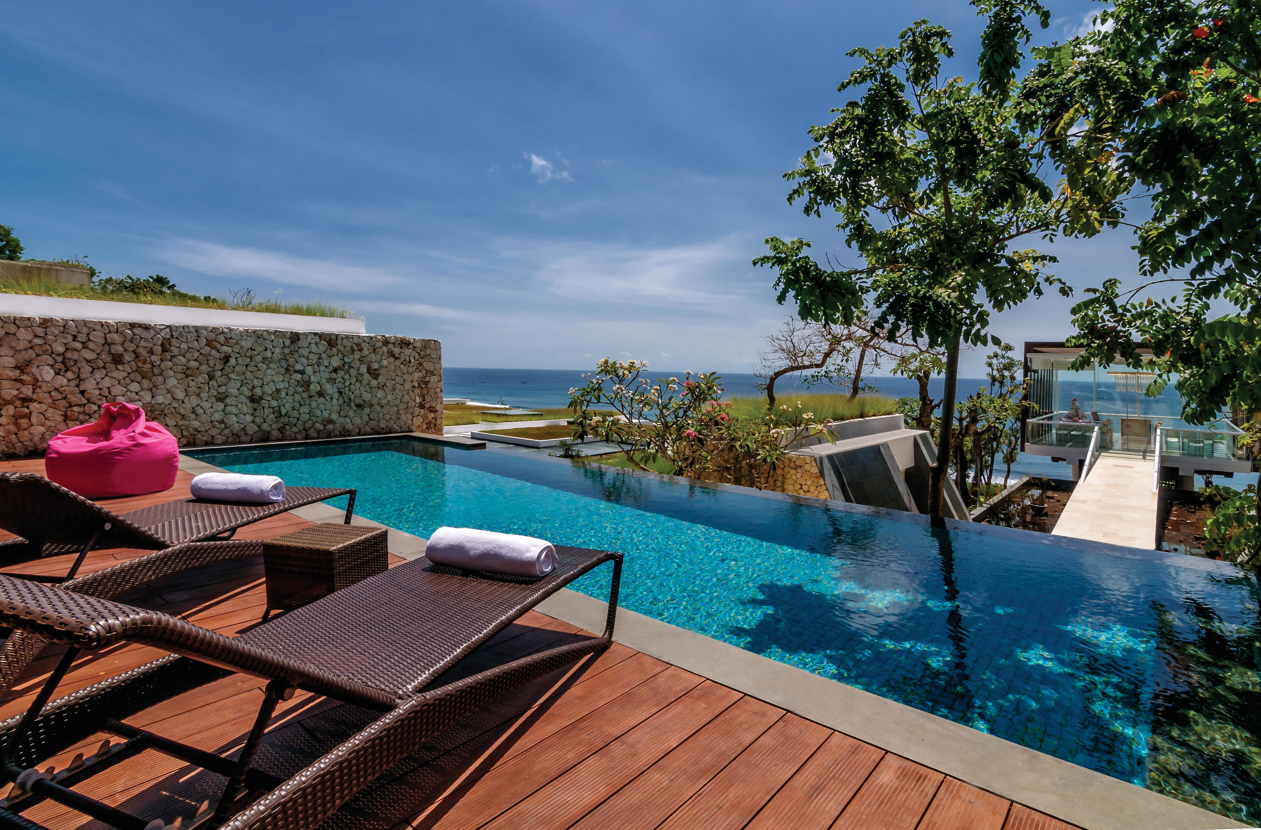 巴厘岛乌鲁瓦图安纳塔拉度假酒店 外观 照片 Infinity pool at the resort